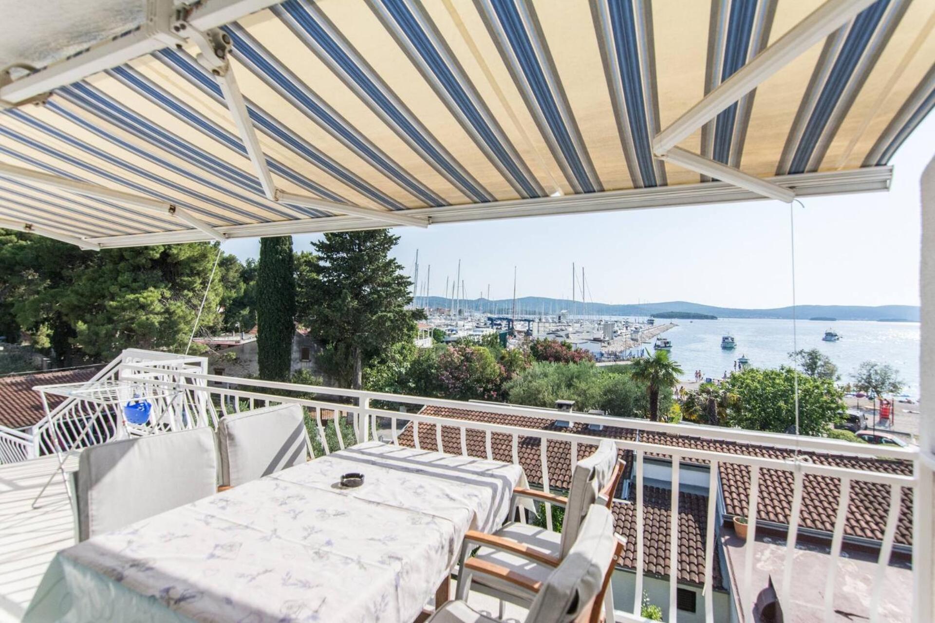 Apartment Rajna Biograd Na Moru Eksteriør billede