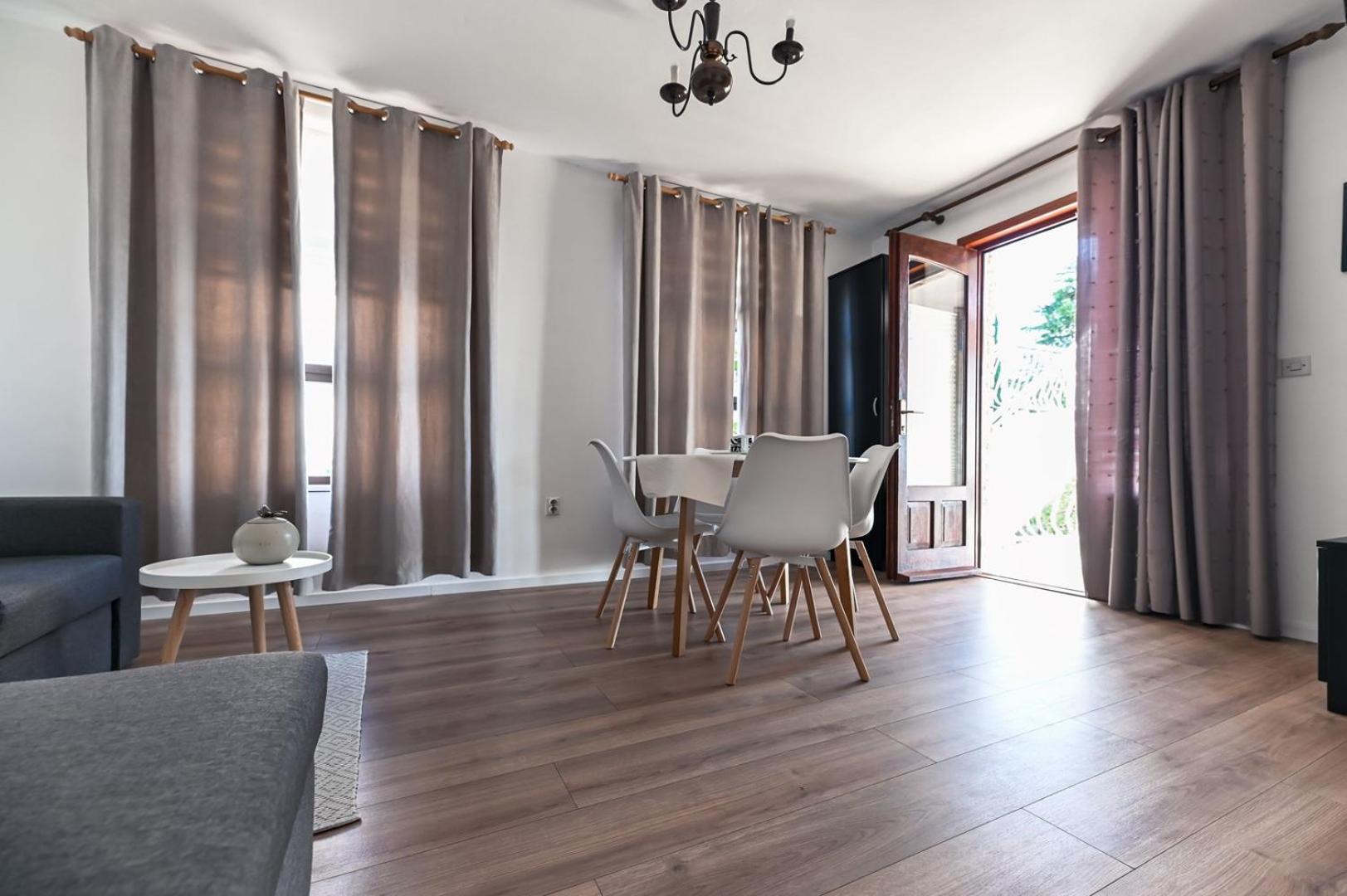 Apartment Rajna Biograd Na Moru Eksteriør billede