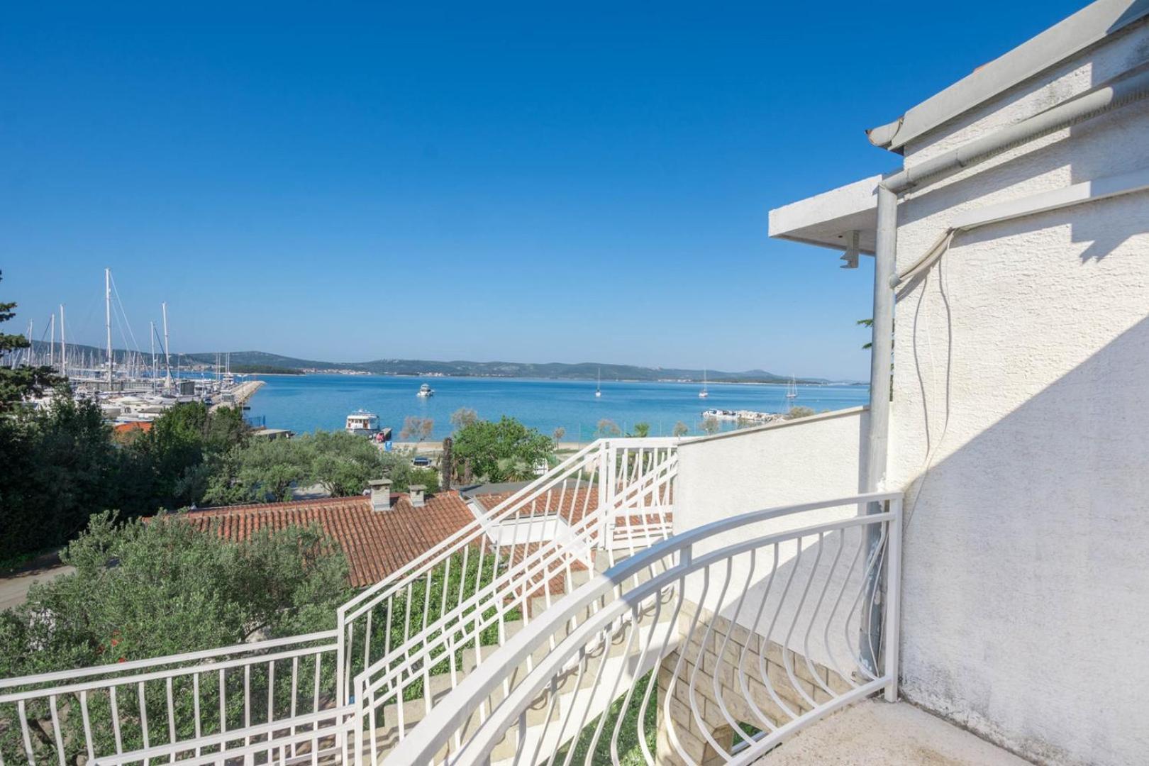 Apartment Rajna Biograd Na Moru Eksteriør billede