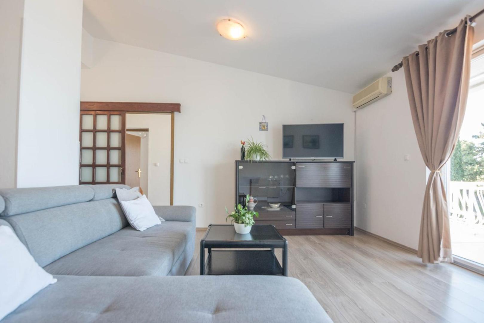 Apartment Rajna Biograd Na Moru Eksteriør billede